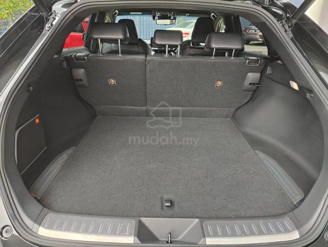 CHEAPEST DEAL 2021 Toyota HARRIER 2.0 Z UNREG - 5
