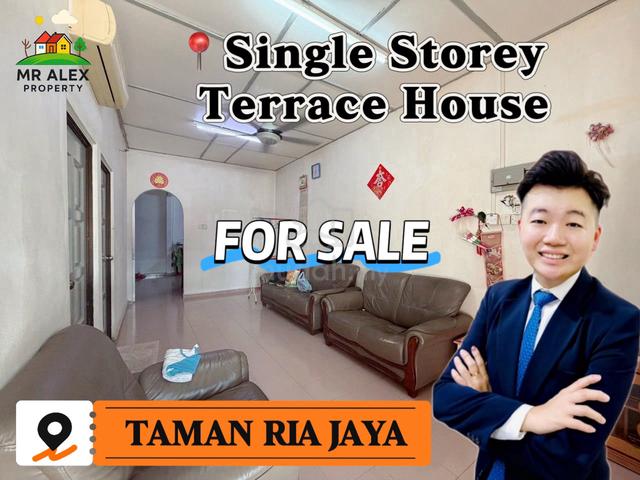 γFOR SALEγSingle Storey Terrace House πTaman Ria Jaya with LAND 1