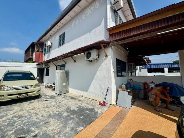 Ground Floor Townhouse with Land Taman Merdeka Jaya Batu Berendam 1