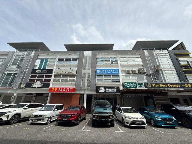 Trinity Hub 3 Storey near Boulevard Shoplot For Sale 1