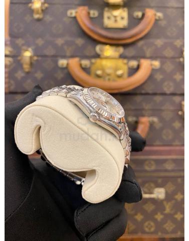 Carousel Image