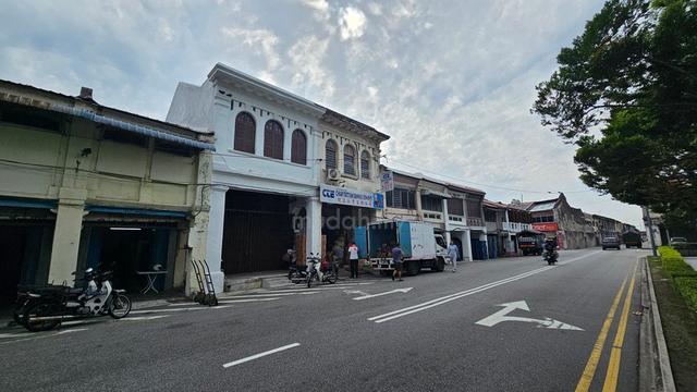 Jalan Lim Chwee Leong Shophouse along main road, Georgetown 1
