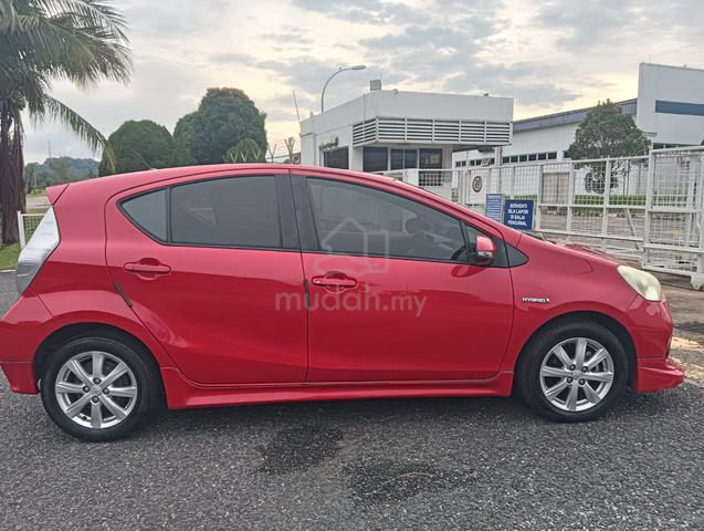 2013 Toyota PRIUS C 1.5 (HYBRID) (A) - 1