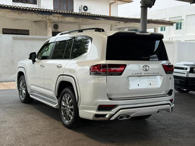 2023 Toyota Land Cruiser 300 ZX 3.5 Modellista - 3