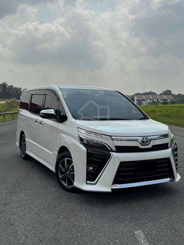 2020 Toyota VOXY 2.0 ZS KIRAMEKI II (A) - 1