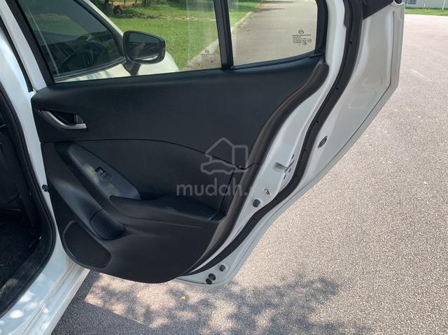 2014 Mazda 3 2.0 SKYACTIV (A) Sunroof Push Start - 4