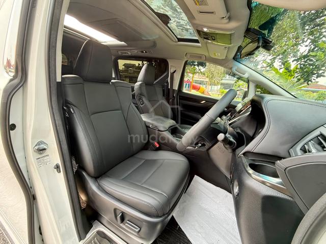 ON THE ROAD 2017 Toyota ALPHARD 2.5 2.5 SC (A) - 5