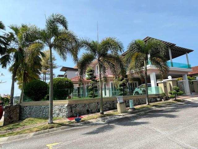 Under value Fully renovated double storey bungalow Mont jade for sale 1