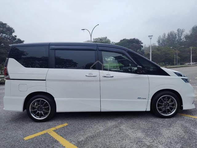 Nissan SERENA 2.0 (A) premium 1 LADY OWNER!! - 4