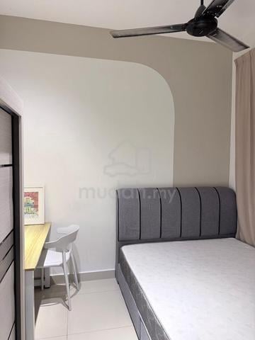Platinum Arena Small Room for Rent - Fully Furnished - Good Condition 1