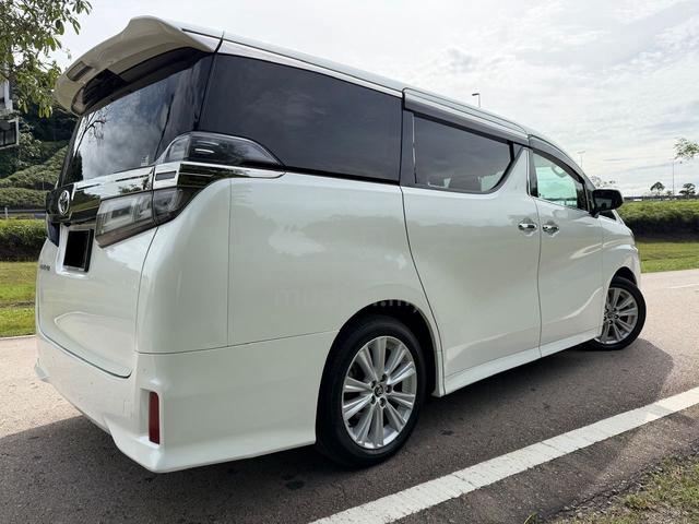 Toyota VELLFIRE 2.5 ZA Facelift Power Boot & Door - 3