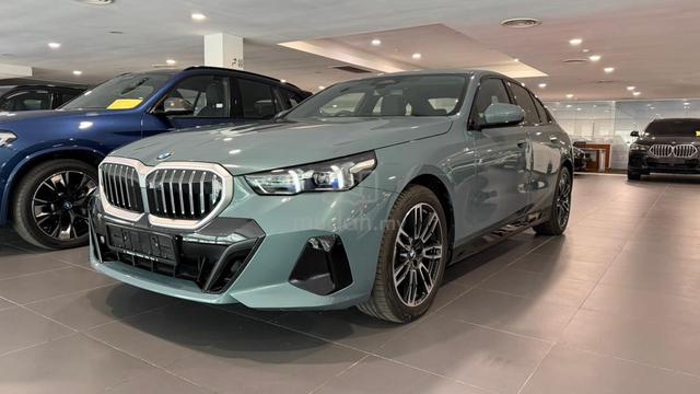 BMW 520i M-Sport Year 2025 Ready Stock Low Mileage - 1