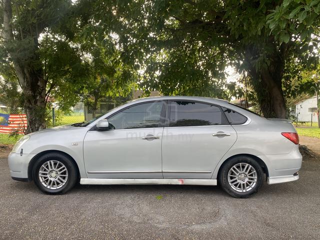 2009 Nissan GRAND LIVINA 1.8 PREMIUM/LUXURY (A) - 2