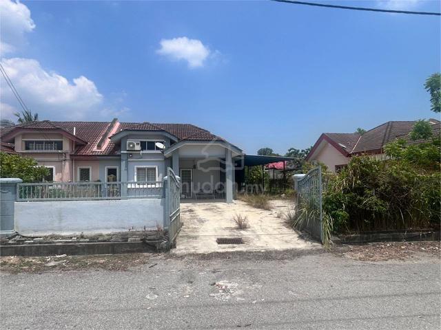 Single Storey Semi-D Pantai Sepang Putra Size 3563 Sqft FREEHOLD 1
