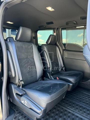 2021 Toyota VOXY 2.0 ZS KIRAMEKI III (A) - 4