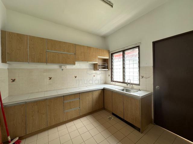 (NEW PAINT/CABINET) 2 Storey Taman LEP/KOTA PERDANA Seri Kembangan 1