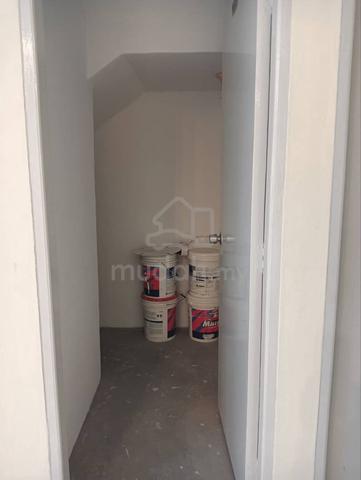 Damai Taman Seri Rasa 2 Storey Terrace house for rent 4
