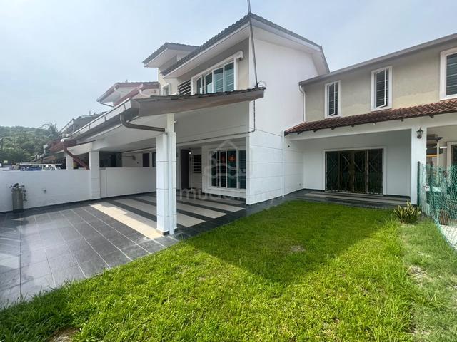 Puchong Meranti Jaya Double Storey end lot 35x70 good condition 1