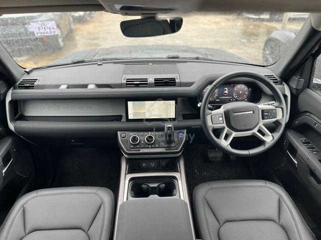 2023 Defender 2.0 110S P300 / FULL LTHR / MERIDIAN - 5