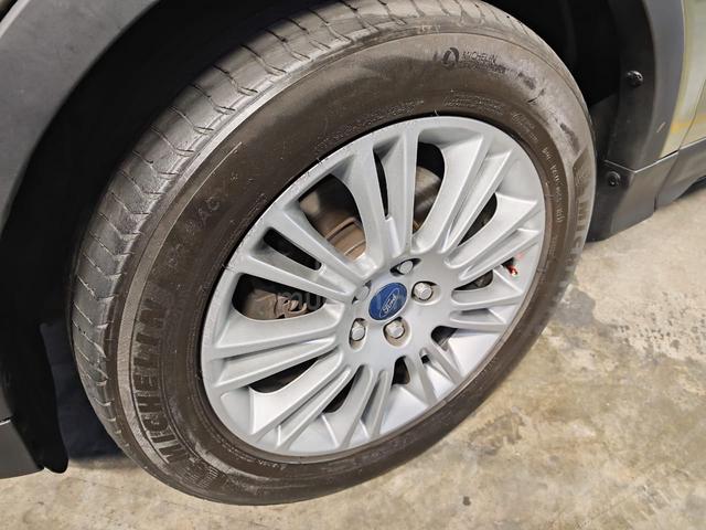 2015FordKuga Ecoboost 1.6 (A)B/ListBolehLoanKedai - 3
