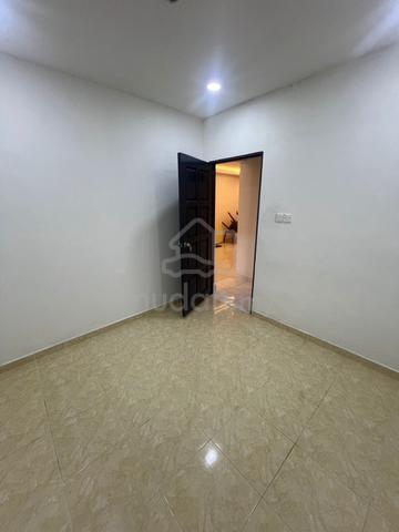 Renovated Taman Universiti Skudai 3 Bed Near UTM 3