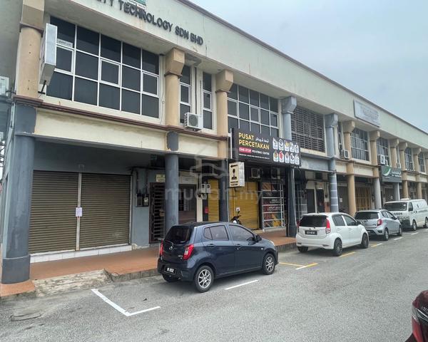 IM 16 Endlot Shop Facing Main Road 1