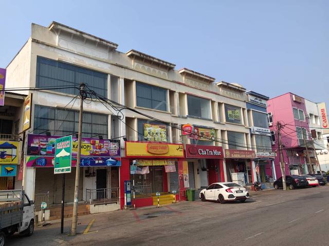 2 Pintu Kedai Tingkat Bawah 20'x80' Kota Bharu 1