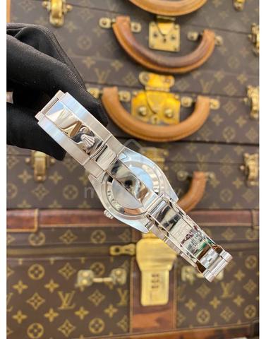 Carousel Image