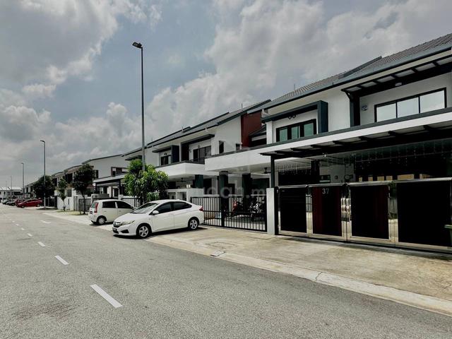 BELOW MARKET!! Double Storey Myra Saujana Sungai Merab Dengkil 1