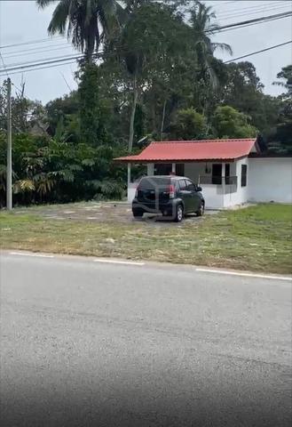 Tanah tepi jalan besar Sg. Lui Hulu Langat 1