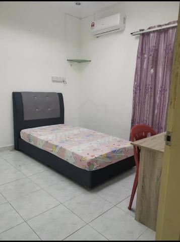 Bintulu: Comfy room for rent at Beverly Hill 1