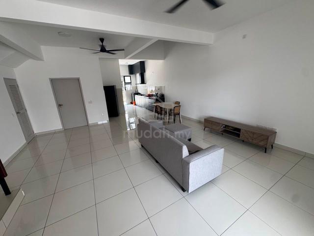 Aspira LakeHome Gelang patah Double storey house for rent 1