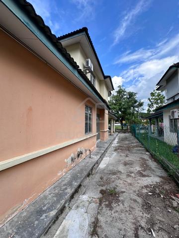 Large 2 storey Banglo 4