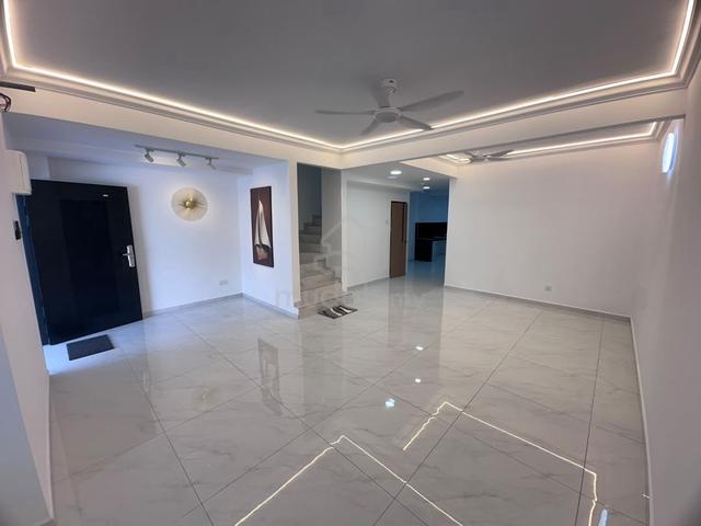 【🔥RENOVATED🔥EXTENDED🔥FREEHOLD】20×65 sq ft nearby Bandar Sungai Long 1