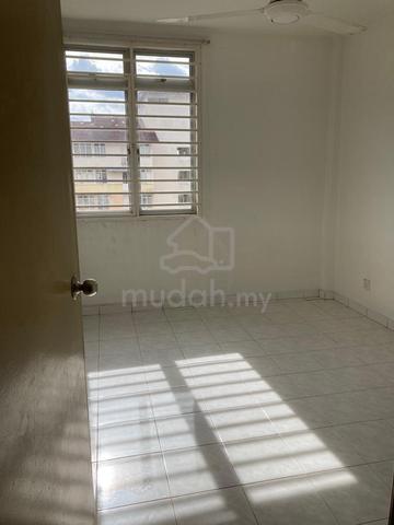Apartment Taman Topaz 1
