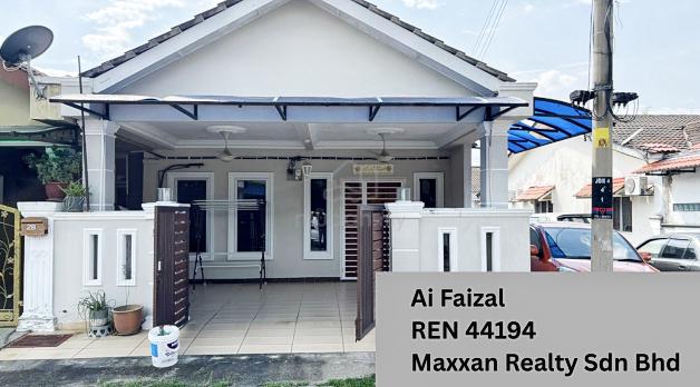 End Lot Renovated Extended Single Storey Taman Desa Kundang, R 1