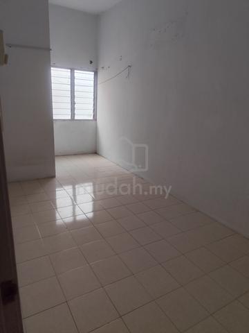 Rumah Teres 3 Tingkat (7 bilik, 5 tandas) Taman Intan Setia, Tg Malim 3