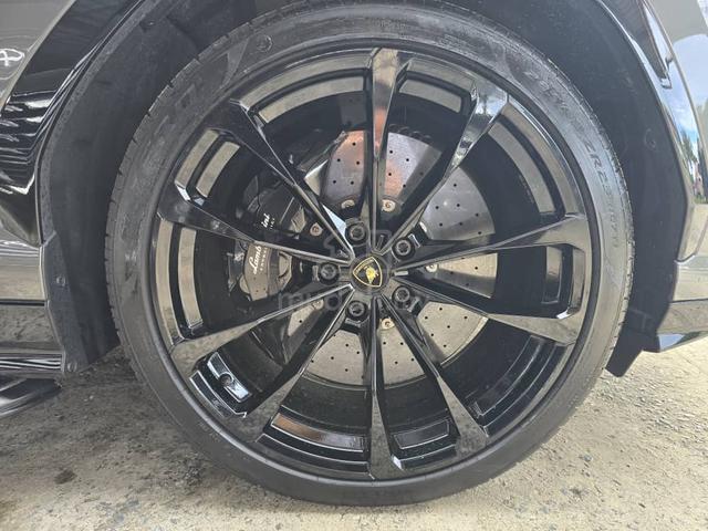 2021 Lamborghini Urus with Akrapovic Exhaust - 5