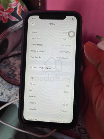 iphone 11 - photo 2 of 3