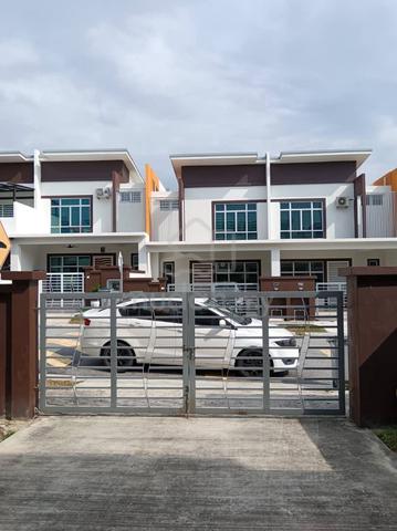 Nice double storey terrace in Pd Springhill for sale 1