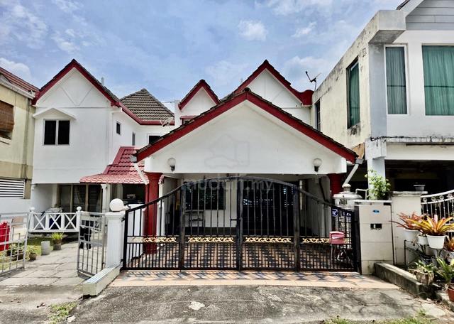 RENOVATED + FACING OPEN❗️Double Storey Seksyen 19 For Sale 1