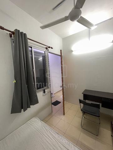 Fully Furnished Private Room To Let 1