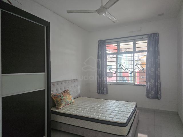 Masteroom Utk Disewa di Tmn Evergreen Height (aircond) 1
