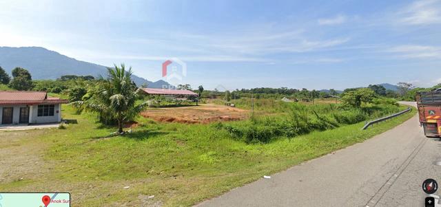Tanah Lot di tepi jalan besar antara Jalan Bukit Bunga ke Ayer Lanas 3