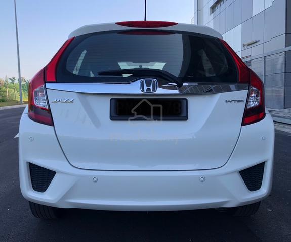2015 Honda JAZZ 1.5 V (A) - 3