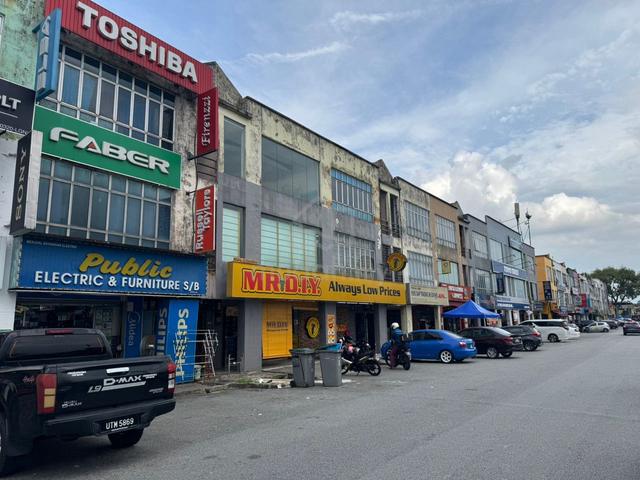 Taman teratai jalan enau 15 mainroad 3 sty shoplot rental income hot 1