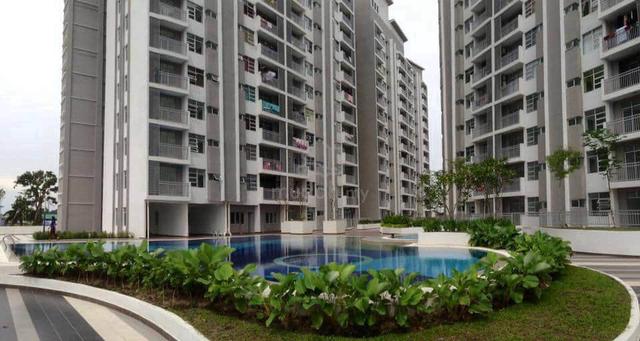 Larkin Single bedroom room Scott Tower Apartment Jb Easy CiQ No sharin 2