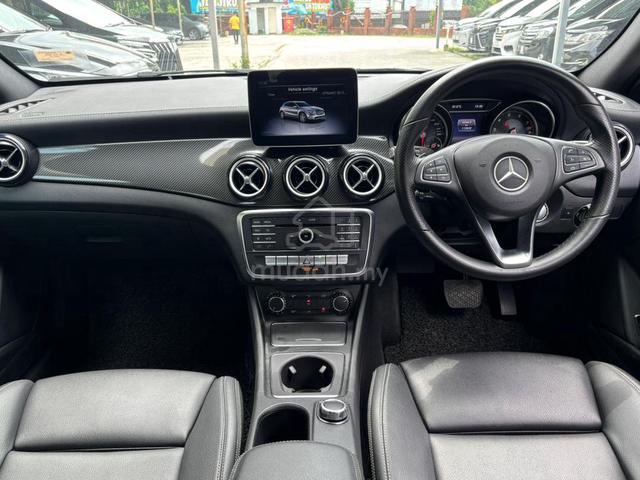 Mercedes Benz GLA200 1.6 Night Edition Facelift - 5