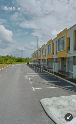 For sale Bandar Putera 2 Klang Double Storey Shoplot facing field 1