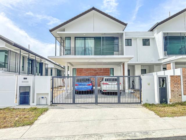 RENOVATED 2 Storey SEMI-D Greenhill Residence, Seksyen U10, Shah Alam 1
